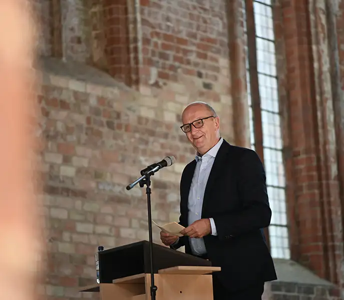 images/Kloster%20Chorin/kuratieren/Chorin-Ausstellungser_ffnung_22-03.jpg.webp#joomlaImage://local-images/Kloster Chorin/kuratieren/Chorin-Ausstellungser_ffnung_22-03.jpg.webp?width=687&height=600