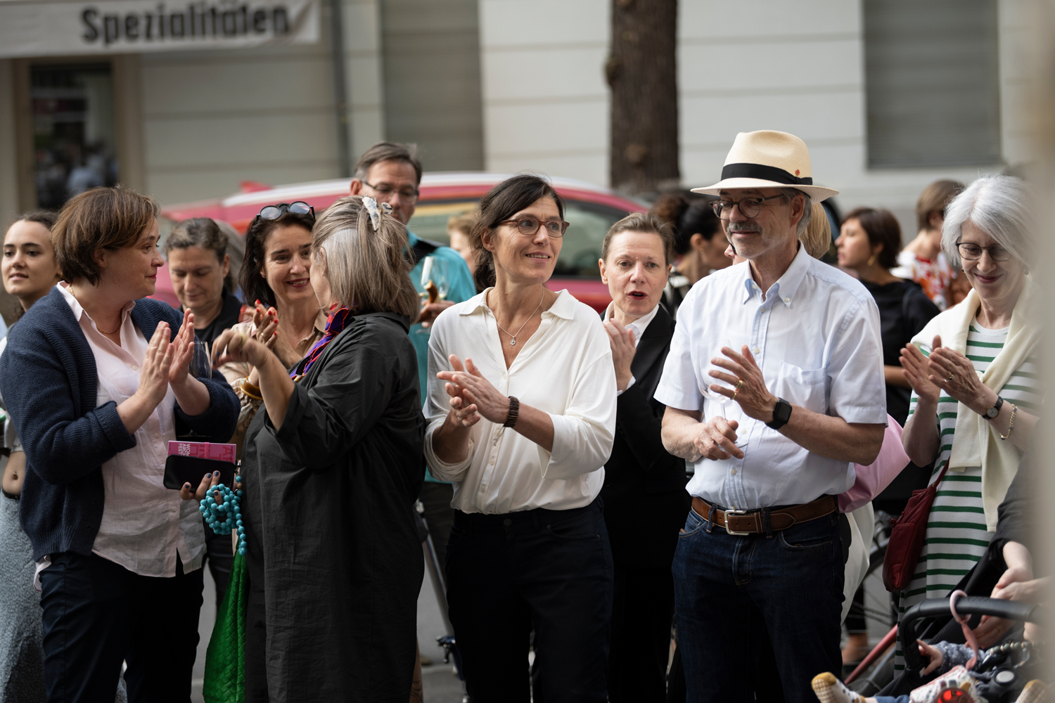 images/aktuelles/WIA%2025_BDA/BDA%20Plakate%20Ausstellungseroffnung_Juni%2025_DSC_2475.webp#joomlaImage://local-images/aktuelles/WIA 25_BDA/BDA Plakate Ausstellungseroffnung_Juni 25_DSC_2475.webp?width=1500&height=1000